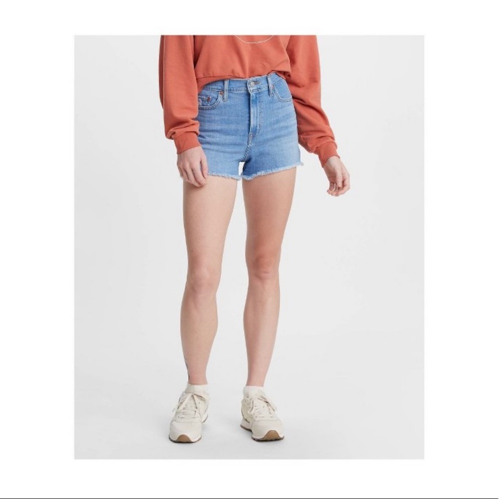 Levi's° Women's High-Rise Jean Shorts
Harlem Scoop